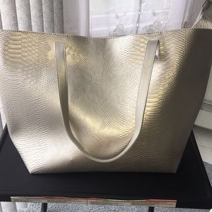 SALE NWT Bath & Bodyworks spacious silver tote